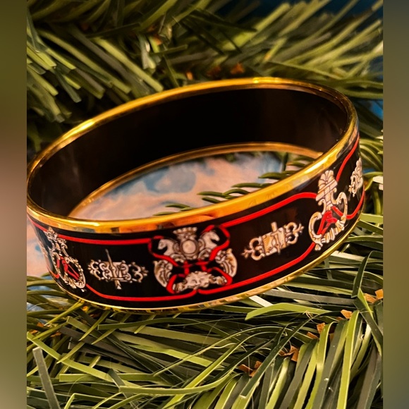 ❤️ Hermes black red & gold bangle bracelet authentic with horses/coat of arms! - Picture 2 of 8